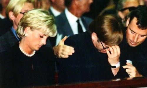 疯子的葬礼,一场别开生面的葬礼纪实